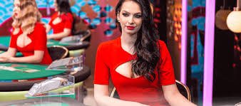 Người dùng Việt Nam nâng cấp tài khoản VIP trên điện thoại